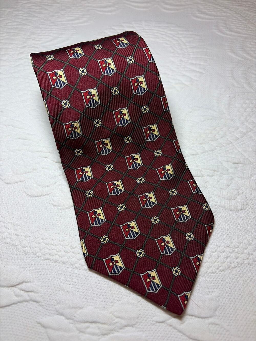 Tommy Hilfiger Mens Silk Necktie Burgundy Crest Shield Made USA Italian Silk